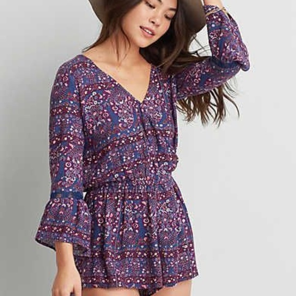 American Eagle Outfitters Dresses & Skirts - American Eagle Bell Sleeve Floral Romper Sz. Small